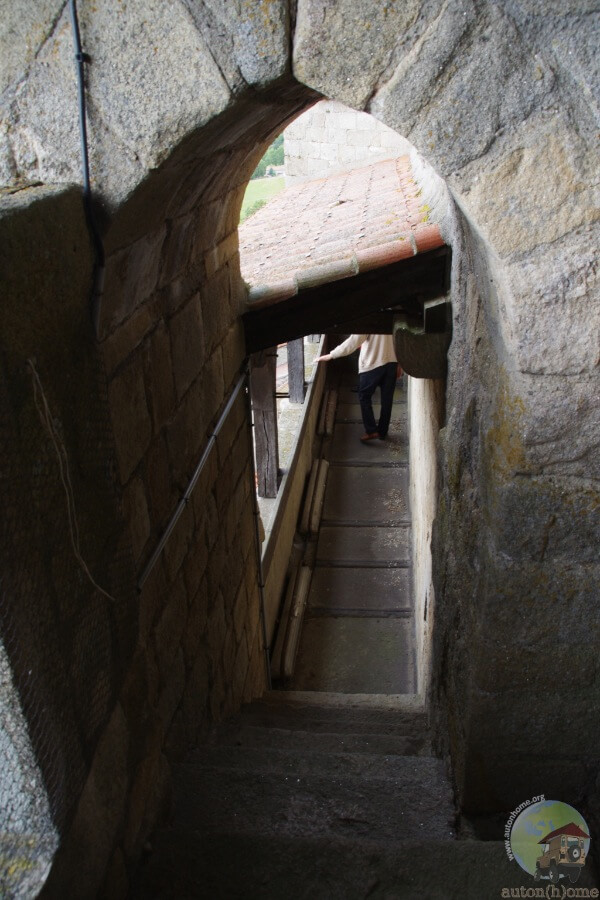Le chemin de ronde de l'abbaye de la Chaise-Dieu